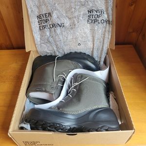 NWT North Face Men's Tsumoru Taupe Green Winter Boots